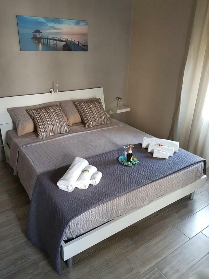 B&B A Maronn Ro'Carmin Наполи Екстериор снимка